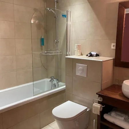 Des Argousiers Hotel